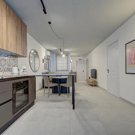 Juliet Residence, 4 , Your Away From In By Sf Homes شقة Gzira
