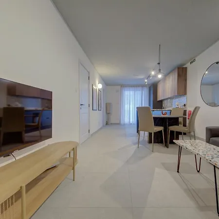 Juliet Residence, 4 , Your Away From In By Sf Homes Apartment