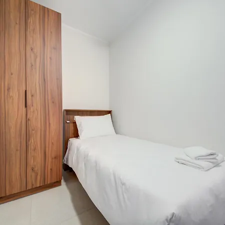 Appartement Juliet Residence, 4 , Your Away From In By Sf Homes *