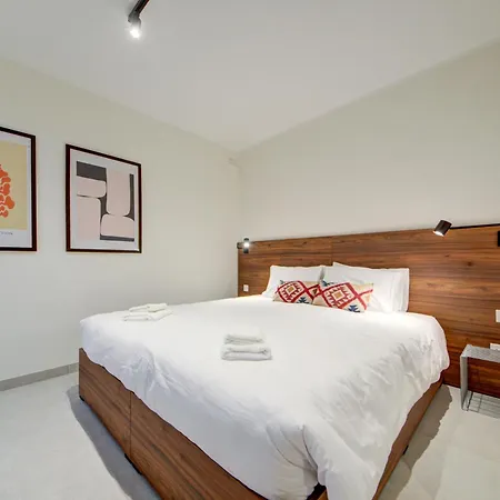 Juliet Residence, 4 , Your Away From In By Sf Homes