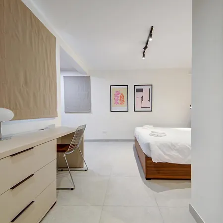 Juliet Residence, 4 , Your Away From In By Sf Homes Appartement *