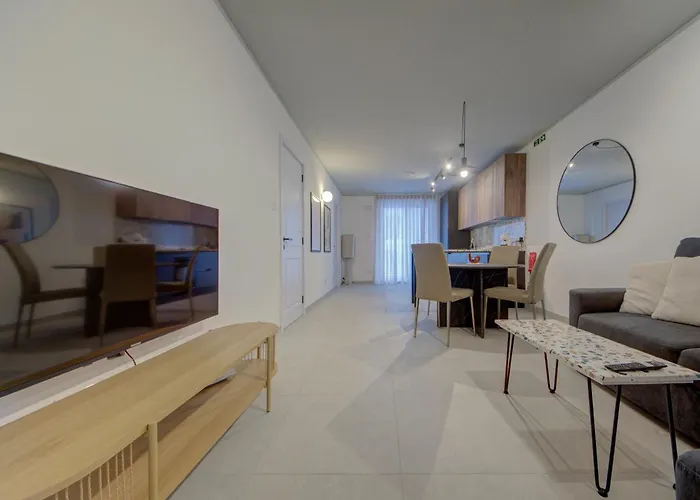 Juliet Residence, 4 , Your Away From In By Sf Homes Appartement